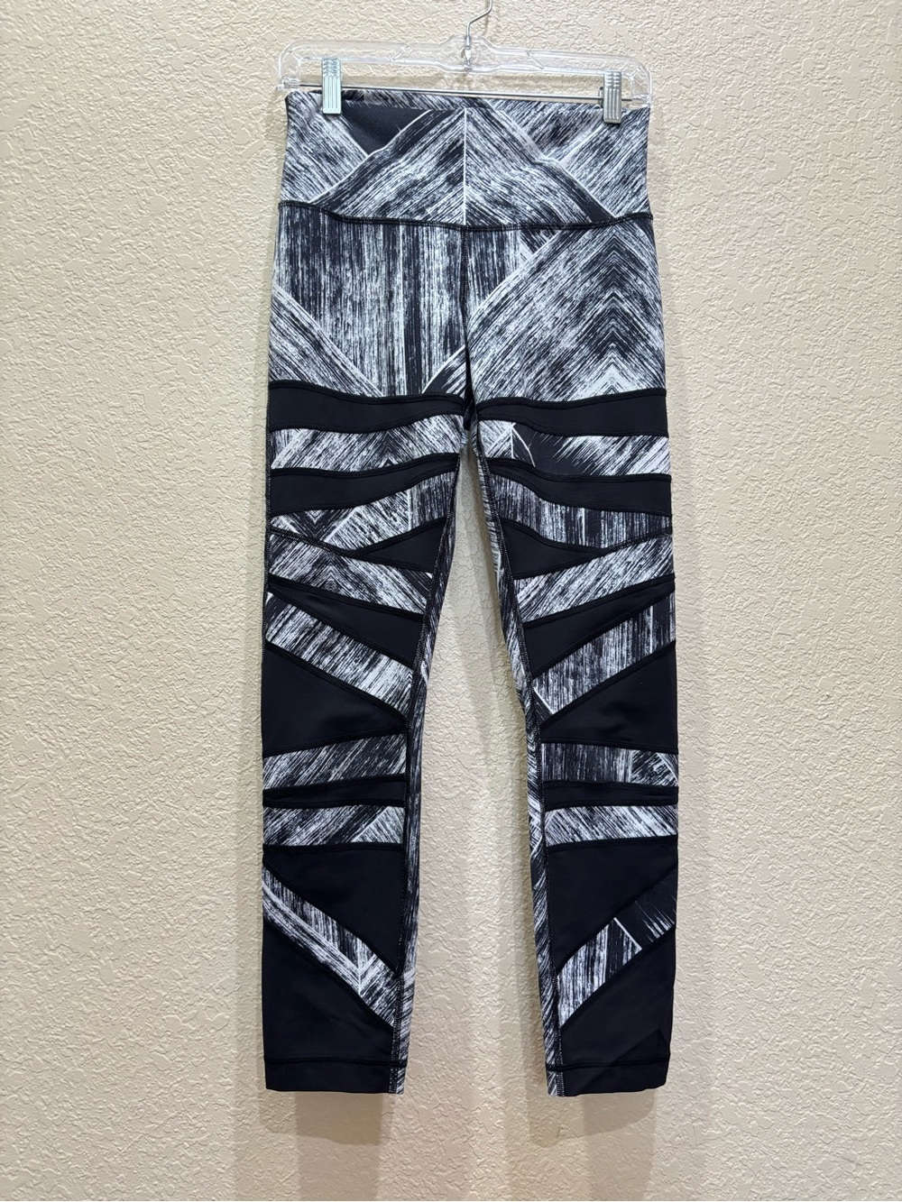 Lululemon High Times Pant Heat Wave White Black Limited Edition Yoga Activewear